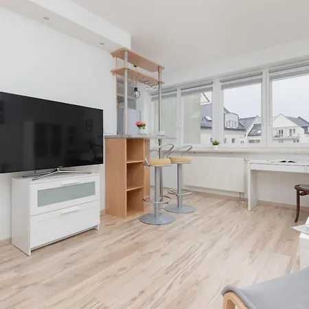 Metro Kabaty Lovely By Renters