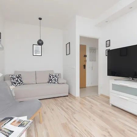 Metro Kabaty Lovely By Renters *