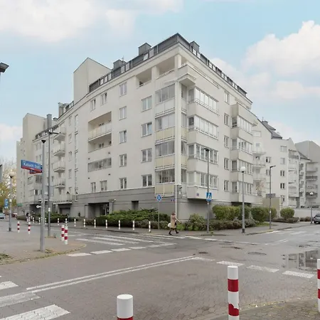 Apartment Metro Kabaty Lovely By Renters *