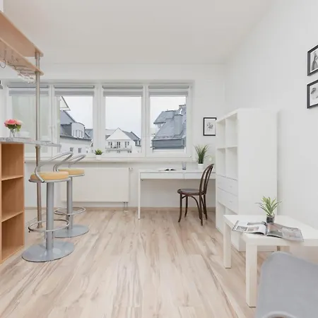 Metro Kabaty Lovely By Renters